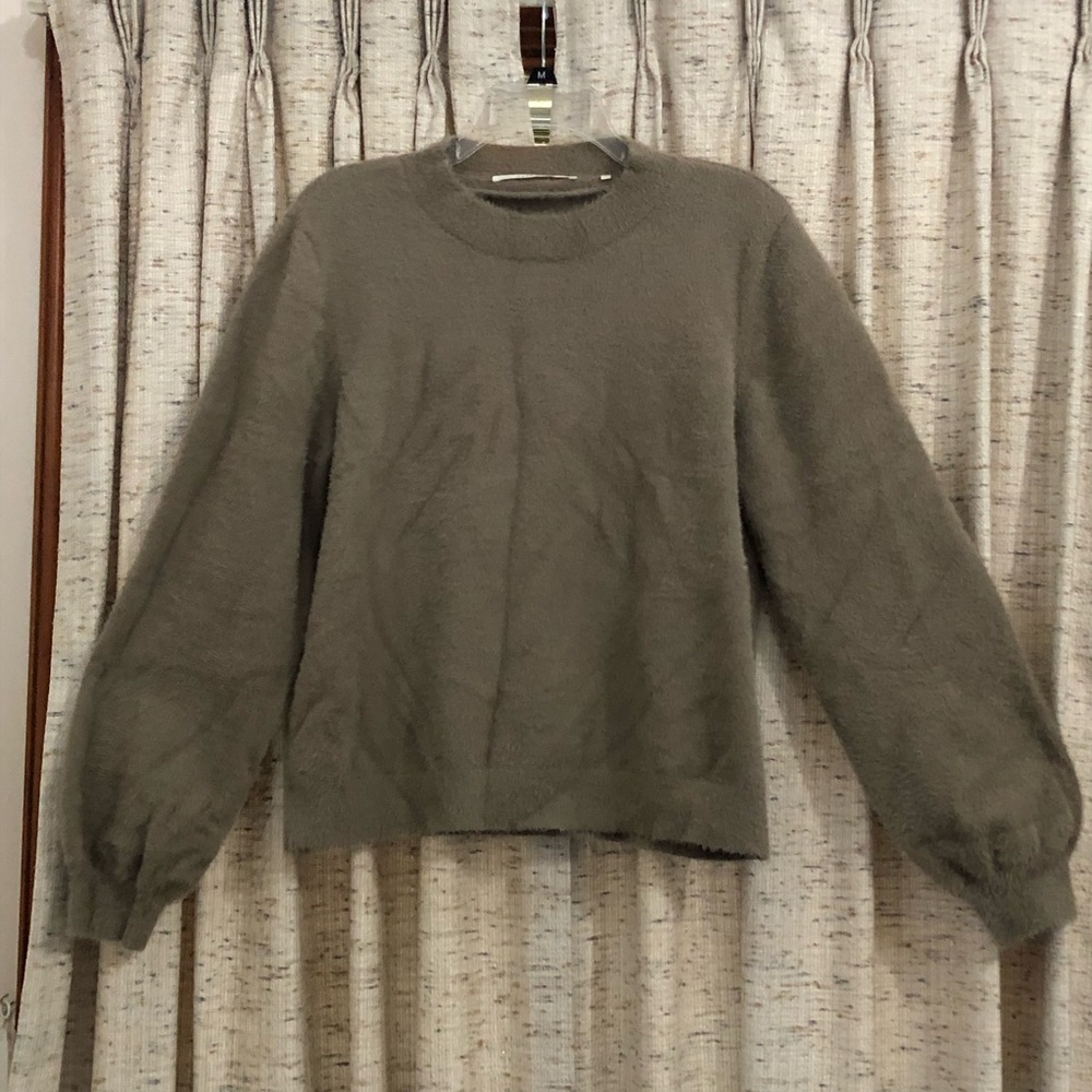 Yaya Women Crew Neck Fuzzy Super Soft Sweater - Large